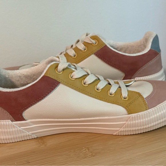 Women’s Rocket Dog Cheery Tan Color Block Sneaker Size 10 - Picture 8 of 9